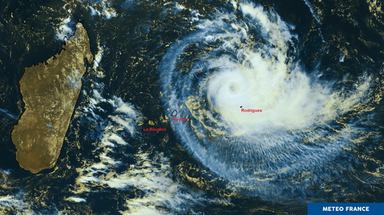 Cyclone resistant and highly resilient OSMOSUN